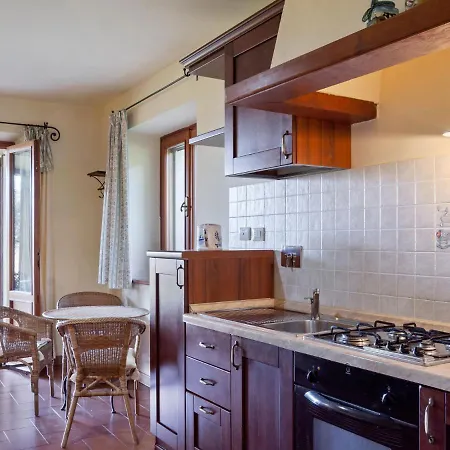 Ferienhaus Spacious In Castiglione Del With Pool Castiglione del Lago