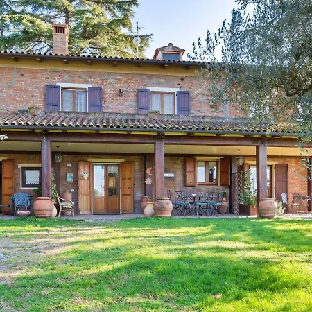 Ferienhaus Spacious In Castiglione Del With Pool Castiglione del Lago